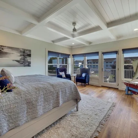 Stunning Lakeview Home with 5 Bedrooms and 6k SqFt of Modern, High-End Amenities