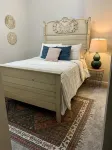 Newly Renovated and Ideally Located Near Campus and Downtown. High speed Wifi