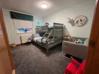 WATERSIDE 3 BED COTTAGE, HOT TUB, SAUNA, PVT BEACH Hôtels à : 