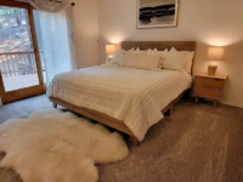 Newly updated Lake Almanor West home just minutes from the lake