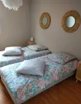 Appartement Rénové Avec Balcon Terrasse, Parking Privé et Piscine Partagée