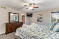 Beautiful home, quiet neighborhood w hot tub. Close to shopping, beach & trails.