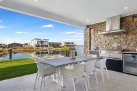 Ultimate luxury on the canal Hotels in Geographe