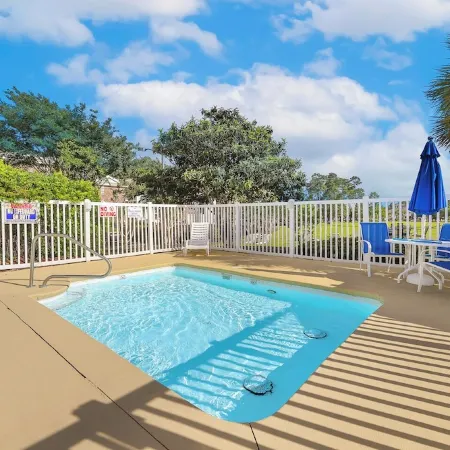 Book Your Sea Trail Getaway in This Ground Floor, Pet Friendly Condo