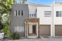 600m to esplanade - Spacious + Everything you need