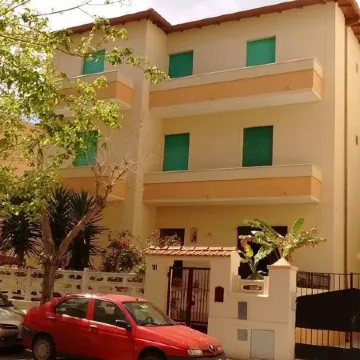 100 meter from the sea, nice apartment in centre of Alghero with terrace