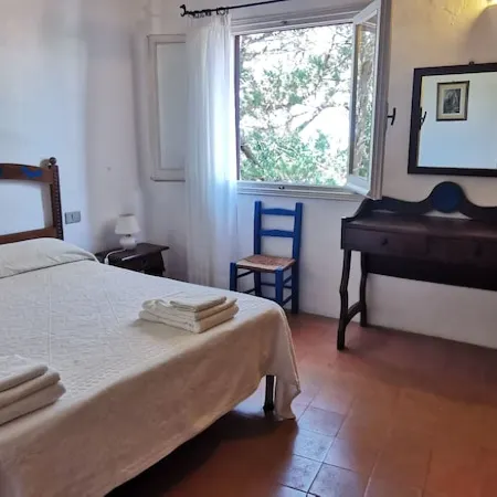 Detached villa with large terrace with sea view - 200 mt from the sea