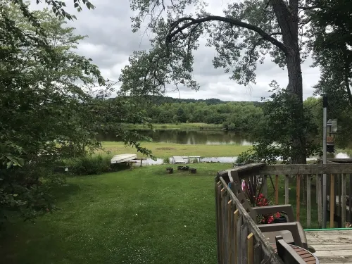 Island View Hideaway-Peaceful, on Water, Canoe, Scenic, Birds, Nature, Sandbars! Hotels in Columbia County