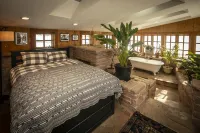 Scenic Creekside Pet Friendly Ranch House with 5 Cabins and Sauna.
