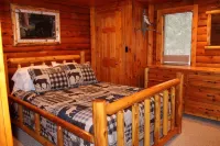 Seney Cabin with hot tub
