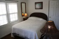Rockhold Creek Cottage, Water Front, Vacation Home, Docks