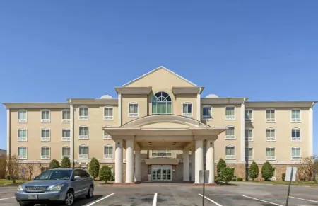 Lake Texoma Inn and Suites