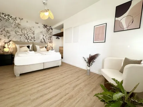 Modern, Zentrumsnah mit Parkplatz und Balkon