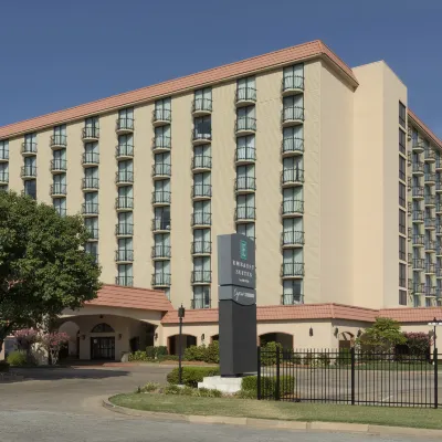 Embassy Suites by Hilton Tulsa I-44 Hotels near Whiteside Park