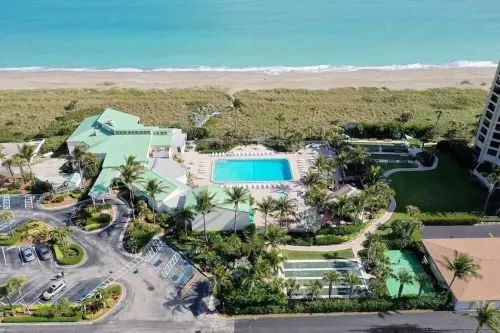 Modern Beach Condo at Peaceful Hutchinson Island