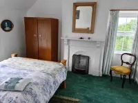 A Spacious Family and Pet Friendly House with Large Garden and Free Parking 카마던 도서관 주변 호텔