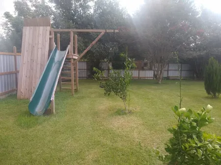 Charming 3 BR/ 2 BA 1.5 miles to Downtown  Fairhope!