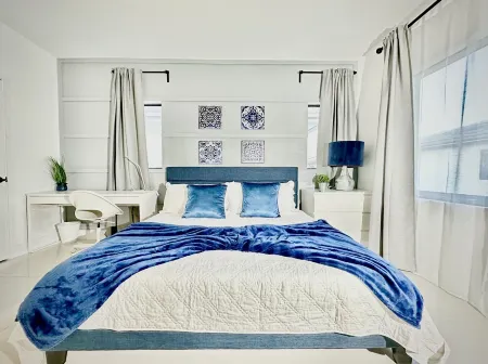 Blue House-Sleep 11 people-Game Room-The Keys-Everglades-Miami-Biscayne Nat Park