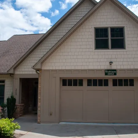 4 Bedroom Townhome in Rock Barn Golf & Spa Отели в г. Клайнс