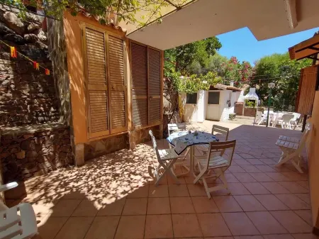 Panoramic, Independent by the sea direct access to the beach Отели в г. Доргали