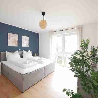 85qm, Parkplatz, Zentral, Großer Balkon, 2 Bäder Rooms