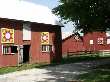 Secluded Waterfront Cottage on 200 acre farm near Queenstown