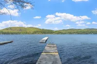 Beautiful Sacandaga Lake Cabin in Adirondacks w/ private lake access