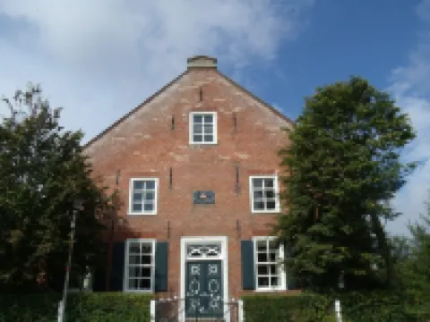 Upscale apartment for 10 guests. Space for a large or two families.