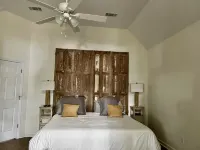 Riverfront home on deep water <br> - sleeps 12