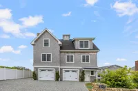 Private Beach! Spectacular Ocean Views!