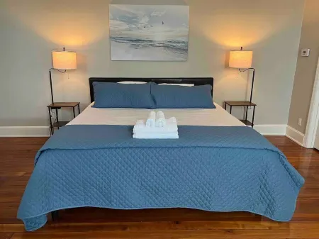 Historic Loft in Frankfort Entertainment District