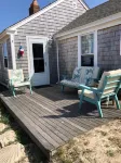 Newly Renovated Cottage Across the Street from Craigville Beach. فنادق في Barnstable