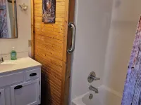 Sweeton Creek cozy cabin just minutes from Lake Norfork Hotels in Ozark County