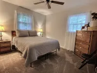 Updated cottage across from Lake Barkley, awesome patio, pets welcome!