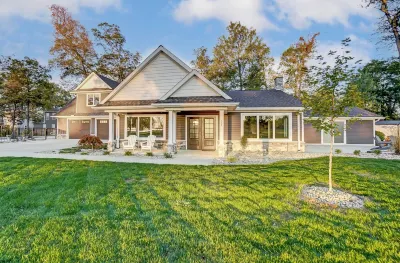 Golf Course Home - Heated Pool, Hot Tub, Putting Green, Dogs Welcome Hotel di 