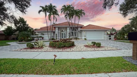 Modern House Near the Downtown Heated Pool Pet Friendly Whirlpool Spa Playroom Отели рядом с достопримечательностью «Парк Орчид»