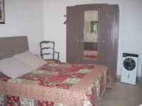 Traditional house with swimming pool for 1 couple - two children Hotels in Sartène