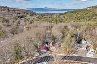 Relaxing Gunstock Chalet!  Near Lake Winnipesaukee and Gunstock Mountain!