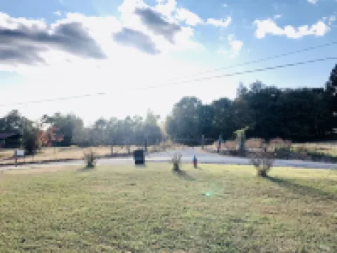 Beautiful cottage, close to rivers, creeks, lakes for fishing, boating, hunting