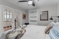 Cozy Convenient downtown Condo