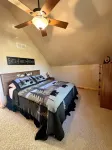 Cozy Cabin on Lake Wisconsin Skiing, Fishing & Hiking Retreat