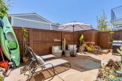 Beach House one block from Mission Bay w/AC