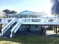 3Bd 3ba Island Oasis                 Beach Front with a Dock-Perfect Event Space
