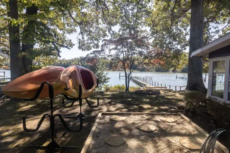 The Little Blue Cottage - Topping : Waterfront!