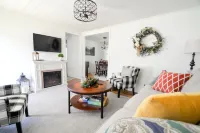 Hightower Haven, Romantic Getaway, Creek, Mountain View, Cozy Cottage, Fire pit