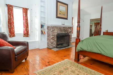 Mountainside Estate. Private Indoor Pool, Near Ragged Mtn Sunapee, Sleeps 28 Отели в г. Уилмот