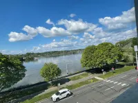 Harrisburg apt Great River View Hotels near Osha
