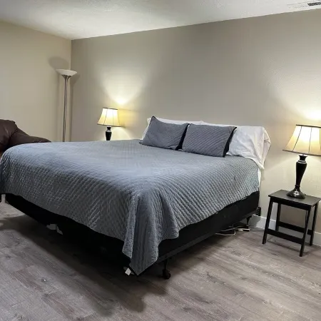 Newly Finished 3bed 2 bath (Basement Apartment)