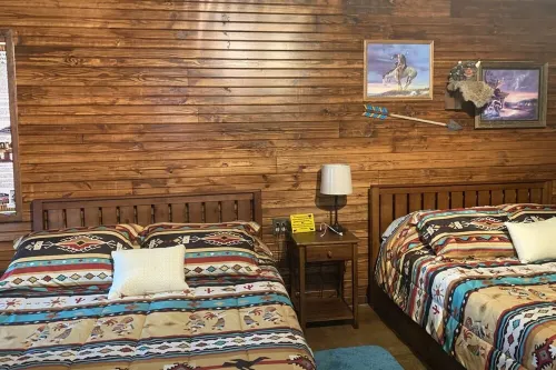 5 Cabins at The Lazy Buffalo, Wichita Mountains Cache Lawton Fort Sill sleeps 16