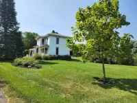 "The Love Shack" For Couples - Private Hot Tub, Meals, Pampering, Pet Sitting! Hotels in Casco Township